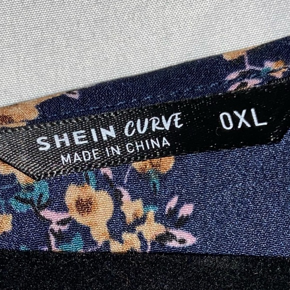 SHEIN plus floral print belted romper - Picture 3 of 3